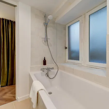 Le Velours 2 Bedrooms 4 Beds